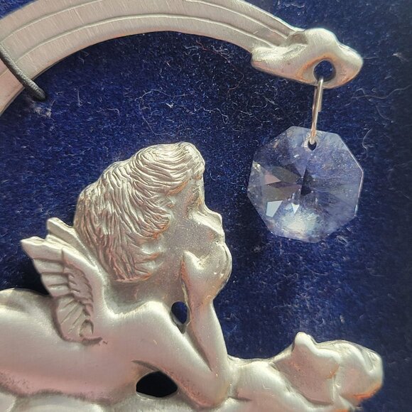 Fine Pewter & Austrian Crystal Angel Suncatcher With Stars & Rainbow Design - Picture 2 of 7